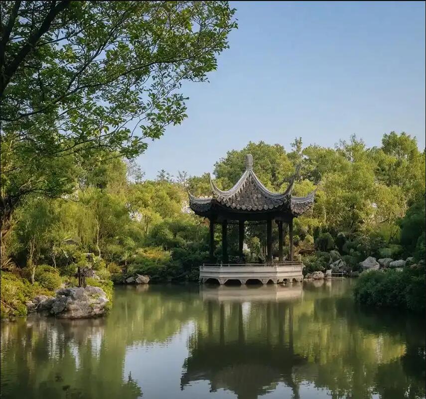 龙海浮梦餐饮有限公司